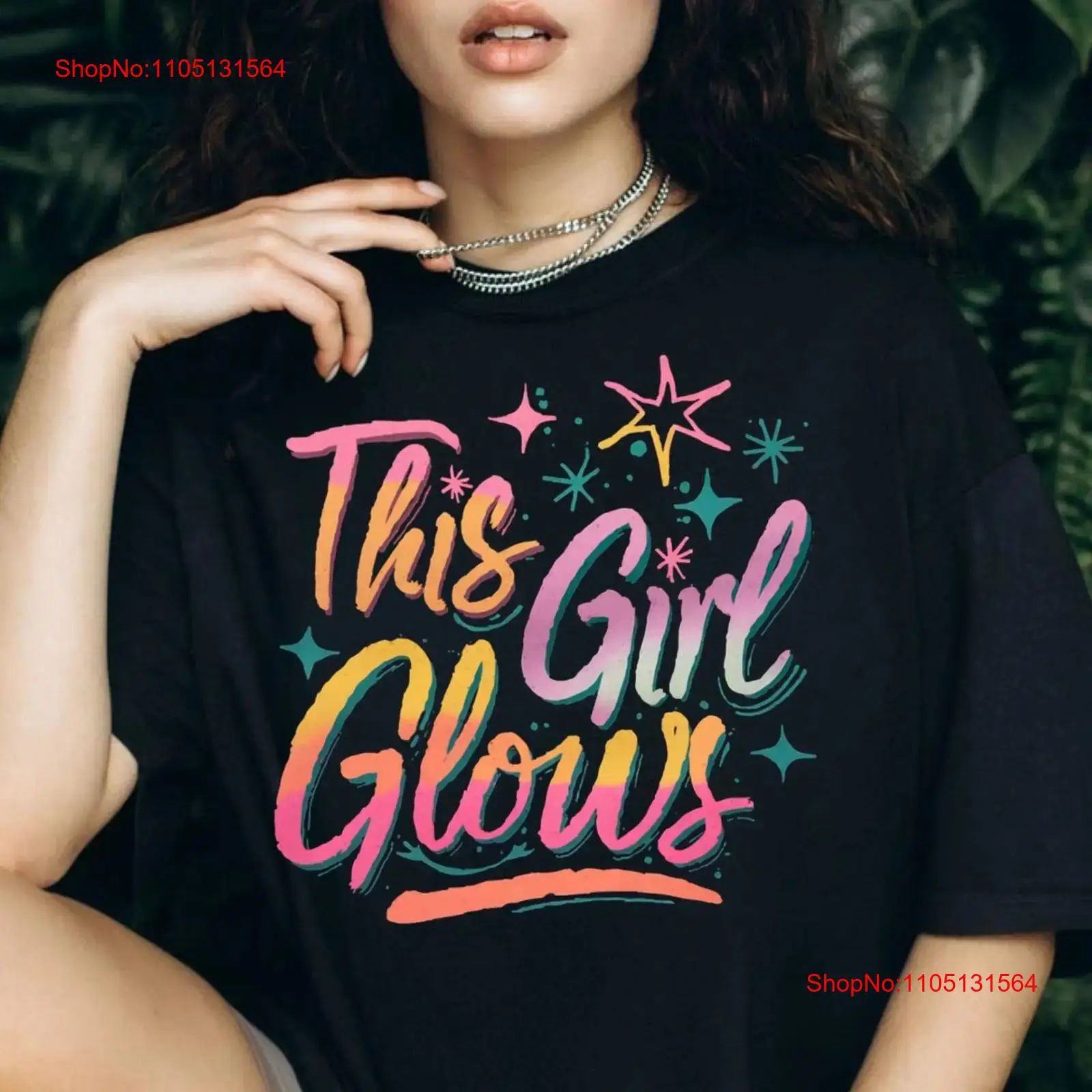 Vintage Fashion Quotes Short - This Girl Glows T Shirt Empowering