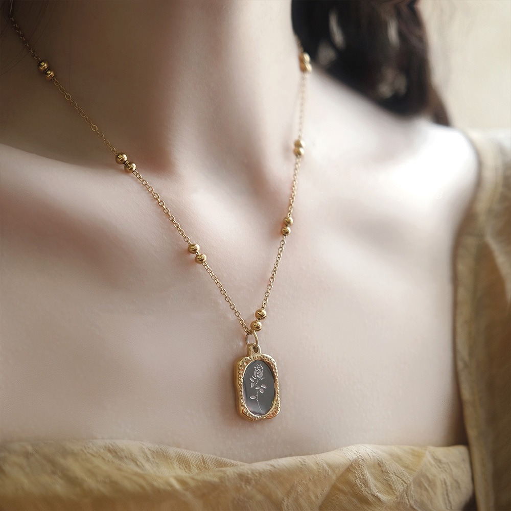 Vintage Engraved Rose Pendant  - Vintage Fashion Tags ulasan dan harga