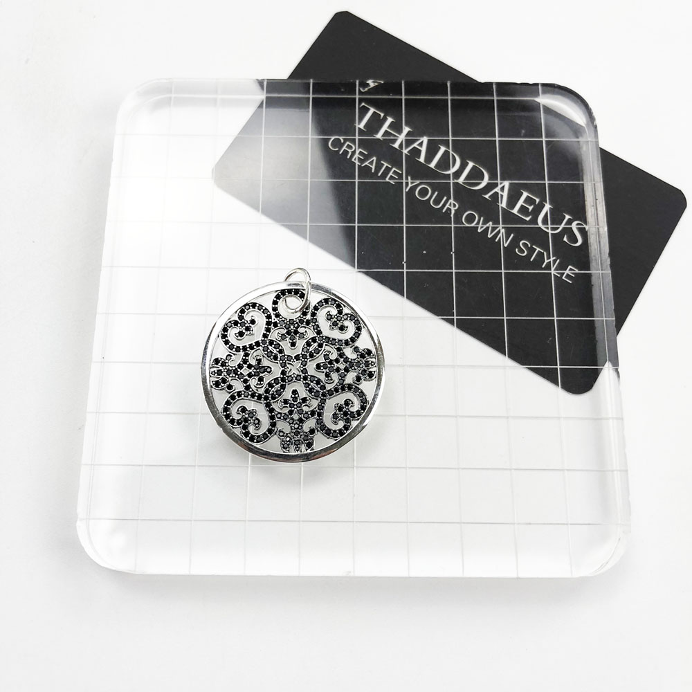 Pendant Arabesque Disc Ornamen - Vintage Fashion Ornaments ulasan dan harga